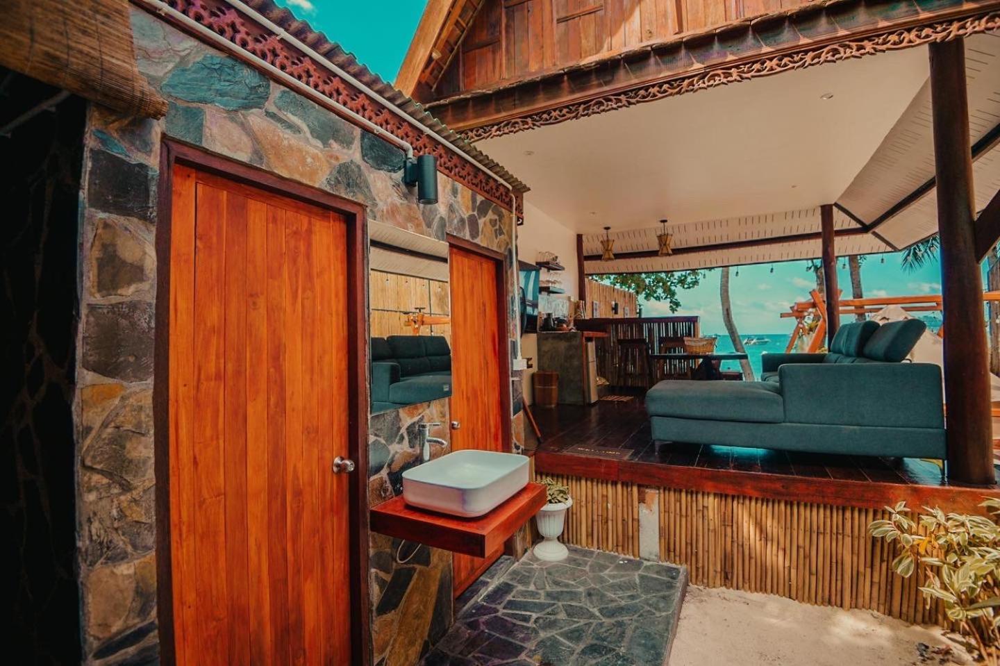 เต็นท์หรู Natures Edge Beachfront Luxury Glamping เกาะเต่า