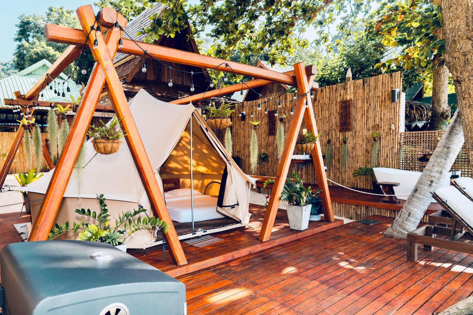 Natures Edge Beachfront Luxury Glamping เต็นท์หรู